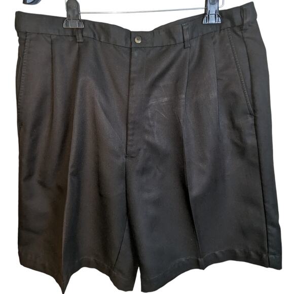 Haggar Shorts Mens Size 42 Black Chino Bermuda Pleated Golf Performance - Picture 1 of 14